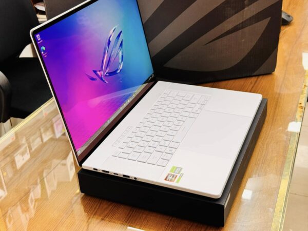 ASUS ROG Zephyrus G16 GA605WI Ryzen AI 9 HX 370 RTX 4070 8GB Graphics 16" 2.5K OLED Laptop - Image 2